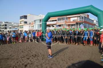 Ricardo Hernández y Raquel Aróstegui ganan con autoridad el XXVII Triatlón de Salinetas (Foto TA)
